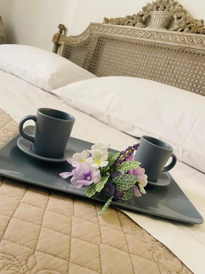 Apartamento Violetta Maison, Elegante E Romantica A Salo' Exterior foto