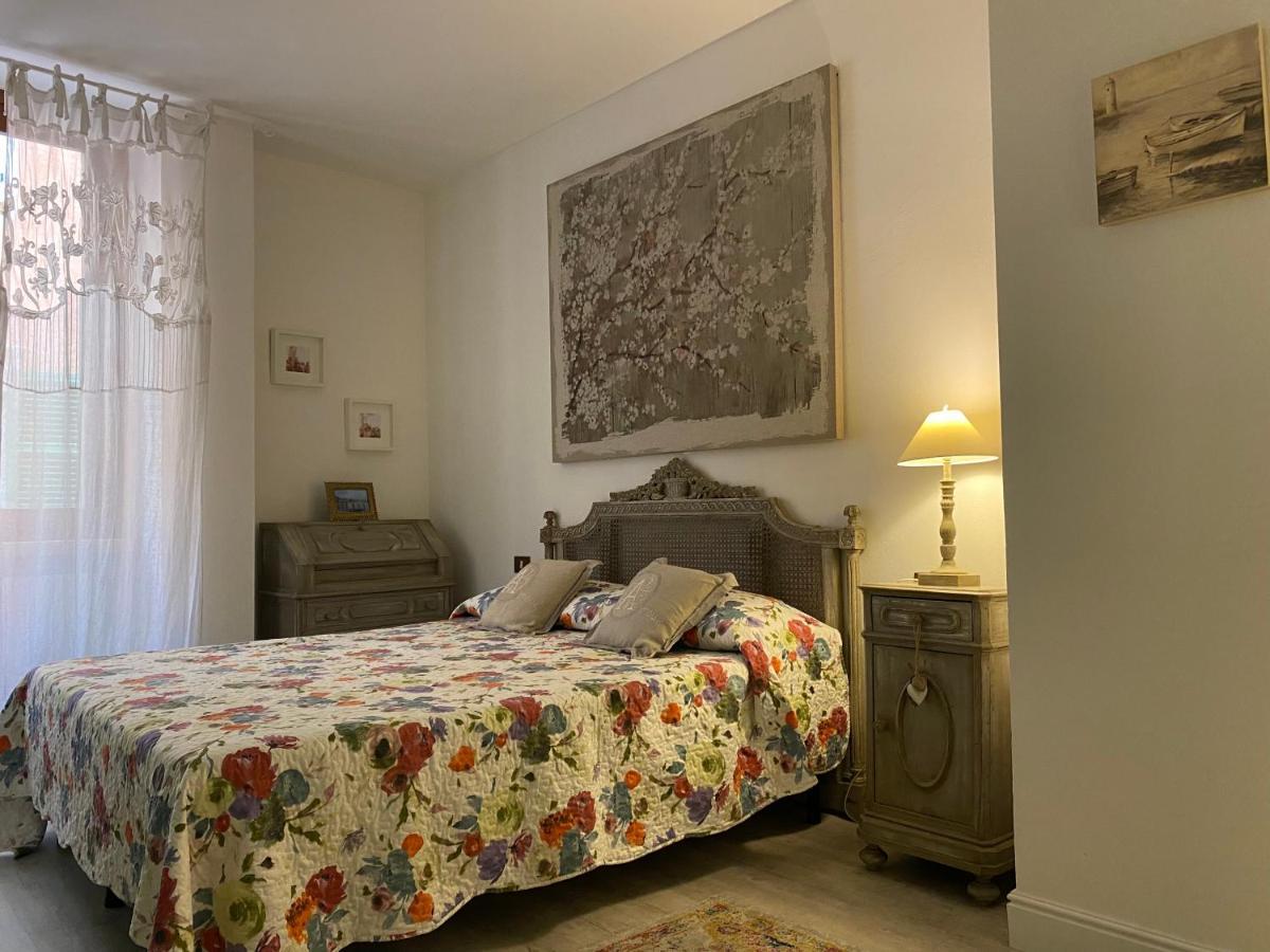 Apartamento Violetta Maison, Elegante E Romantica A Salo' Exterior foto