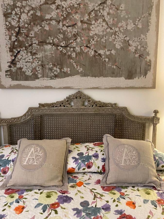 Apartamento Violetta Maison, Elegante E Romantica A Salo' Exterior foto