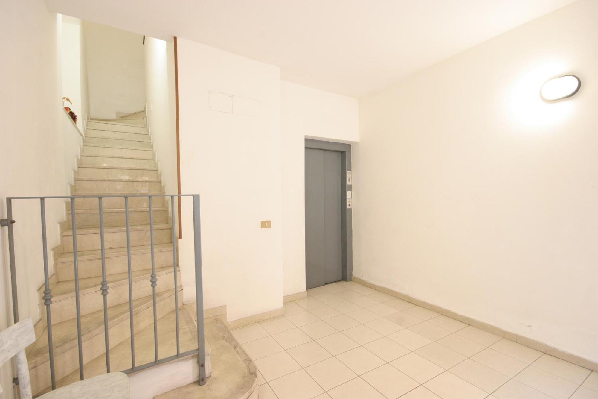 Apartamento Violetta Maison, Elegante E Romantica A Salo' Exterior foto