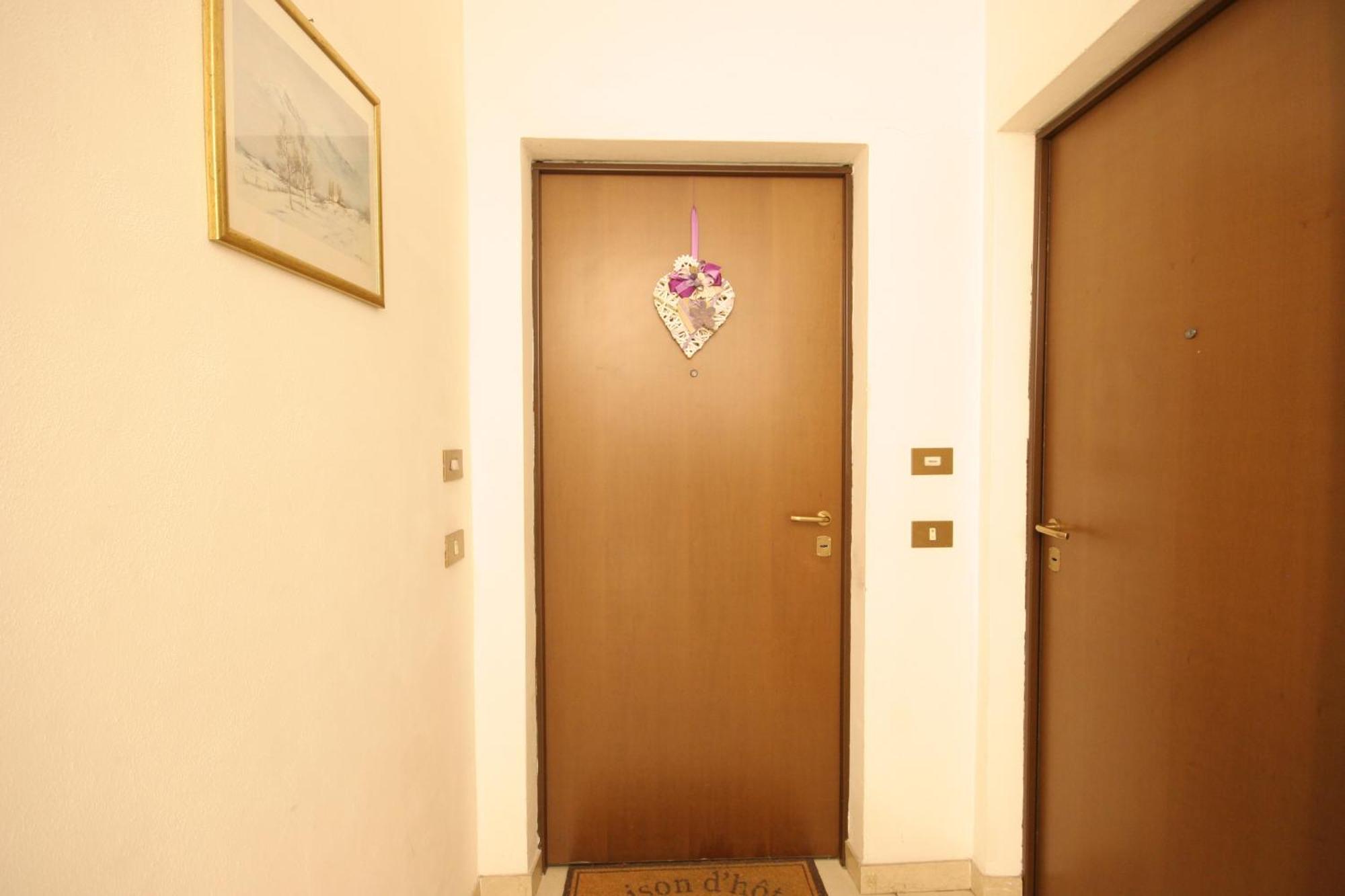 Apartamento Violetta Maison, Elegante E Romantica A Salo' Exterior foto